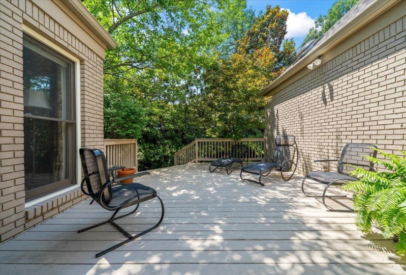 5483 SPAINWOOD AVE, Memphis, Tennessee 38120, 4 Bedroom Bedrooms, 9 Room Rooms,2.1 BathroomBathrooms,Residential,For Sale,SPAINWOOD,0,10225625