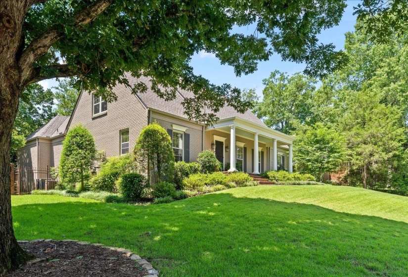 5483 SPAINWOOD AVE, Memphis, Tennessee 38120, 4 Bedroom Bedrooms, 9 Room Rooms,2.1 BathroomBathrooms,Residential,For Sale,SPAINWOOD,0,10225625