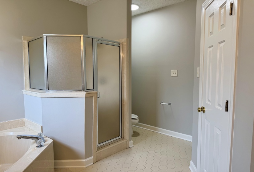2747 SURREY PARK DR, Bartlett, Tennessee 38134, 4 Bedroom Bedrooms, 7 Room Rooms,2 BathroomBathrooms,Residential,For Sale,SURREY PARK,0,10225739