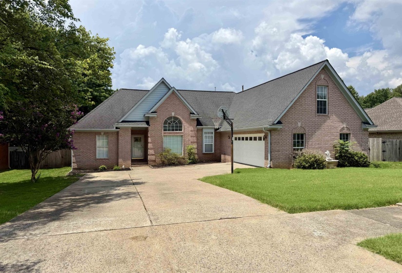 2747 SURREY PARK DR, Bartlett, Tennessee 38134, 4 Bedroom Bedrooms, 7 Room Rooms,2 BathroomBathrooms,Residential,For Sale,SURREY PARK,0,10225739