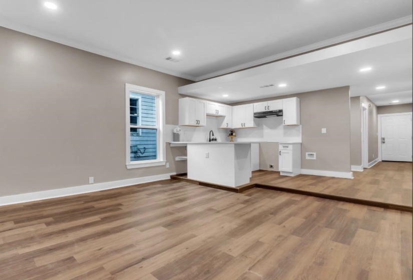2107 ELZEY AVE, Memphis, Tennessee 38104, 4 Bedroom Bedrooms, 7 Room Rooms,3 BathroomBathrooms,Residential,For Sale,ELZEY,0,10225740