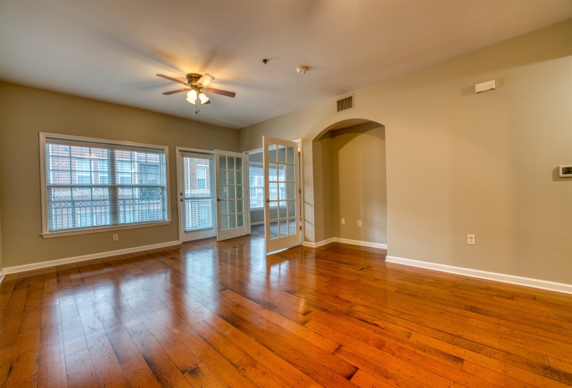 665 TENNESSEE ST, Memphis, Tennessee 38103, 1 Bedroom Bedrooms, 3 Room Rooms,1 BathroomBathrooms,Residential,For Sale,TENNESSEE,0,10225781