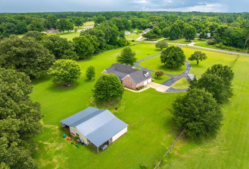 1855 OAK GROVE DR, Moscow, Tennessee 38057, 4 Bedroom Bedrooms, 10 Room Rooms,3.1 BathroomBathrooms,Residential,For Sale,OAK GROVE,0,10225789