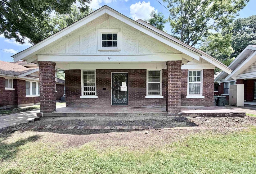 1961 MIGNON AVE, Memphis, Tennessee 38107, 3 Bedroom Bedrooms, 6 Room Rooms,2 BathroomBathrooms,Residential,For Sale,MIGNON,0,10225796