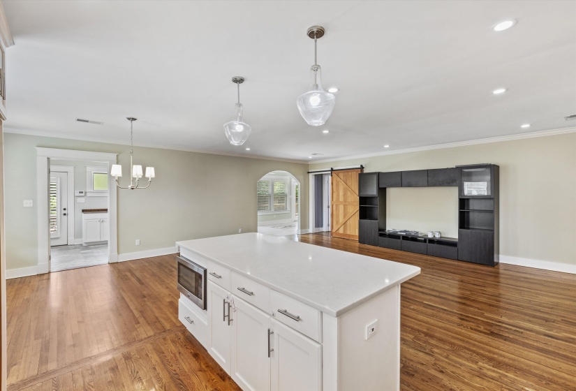 85 WHITE STATION RD, Memphis, Tennessee 38117, 4 Bedroom Bedrooms, 10 Room Rooms,2.1 BathroomBathrooms,Residential,For Sale,WHITE STATION,0,10225803