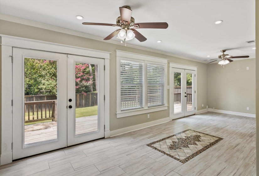 85 WHITE STATION RD, Memphis, Tennessee 38117, 4 Bedroom Bedrooms, 10 Room Rooms,2.1 BathroomBathrooms,Residential,For Sale,WHITE STATION,0,10225803