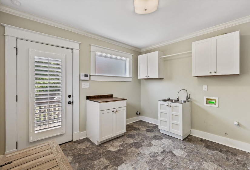 85 WHITE STATION RD, Memphis, Tennessee 38117, 4 Bedroom Bedrooms, 10 Room Rooms,2.1 BathroomBathrooms,Residential,For Sale,WHITE STATION,0,10225803