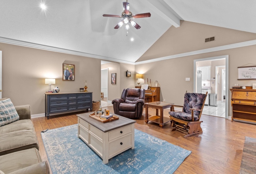 6119 KEVIN DR, Bartlett, Tennessee 38135, 4 Bedroom Bedrooms, 8 Room Rooms,2 BathroomBathrooms,Residential,For Sale,KEVIN,0,10225804