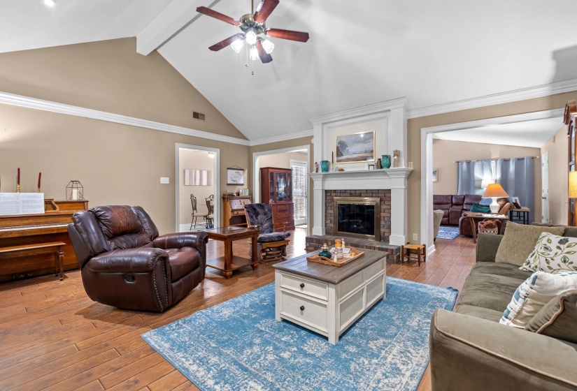 6119 KEVIN DR, Bartlett, Tennessee 38135, 4 Bedroom Bedrooms, 8 Room Rooms,2 BathroomBathrooms,Residential,For Sale,KEVIN,0,10225804