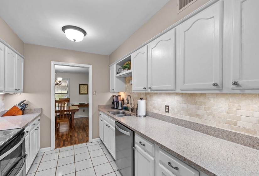 6119 KEVIN DR, Bartlett, Tennessee 38135, 4 Bedroom Bedrooms, 8 Room Rooms,2 BathroomBathrooms,Residential,For Sale,KEVIN,0,10225804