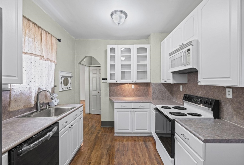 1936 MIGNON AVE, Memphis, Tennessee 38107, 4 Bedroom Bedrooms, 7 Room Rooms,2 BathroomBathrooms,Residential,For Sale,MIGNON,0,10225808