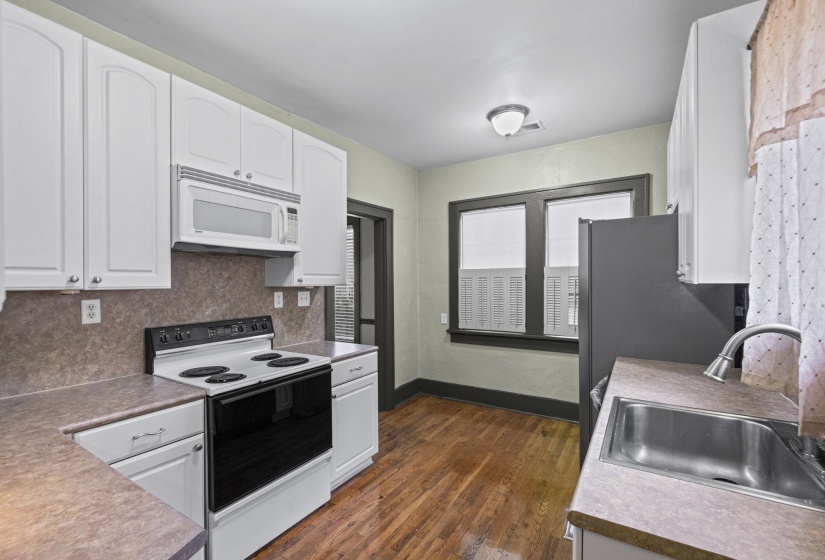 1936 MIGNON AVE, Memphis, Tennessee 38107, 4 Bedroom Bedrooms, 7 Room Rooms,2 BathroomBathrooms,Residential,For Sale,MIGNON,0,10225808