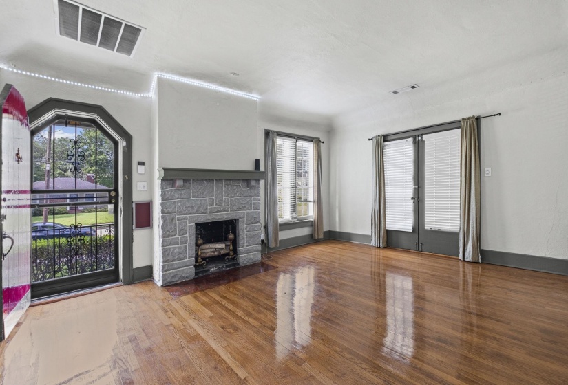 1936 MIGNON AVE, Memphis, Tennessee 38107, 4 Bedroom Bedrooms, 7 Room Rooms,2 BathroomBathrooms,Residential,For Sale,MIGNON,0,10225808