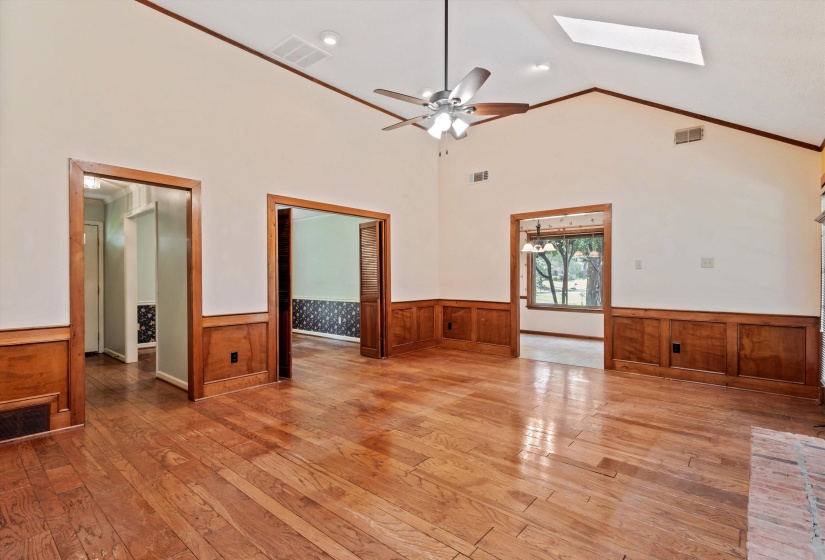 1023 HUNTERS POINT DR, Memphis, Tennessee 38018, 3 Bedroom Bedrooms, 9 Room Rooms,2 BathroomBathrooms,Residential,For Sale,HUNTERS POINT,0,10225825