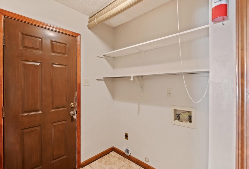 1023 HUNTERS POINT DR, Memphis, Tennessee 38018, 3 Bedroom Bedrooms, 9 Room Rooms,2 BathroomBathrooms,Residential,For Sale,HUNTERS POINT,0,10225825