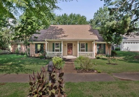 1023 HUNTERS POINT DR, Memphis, Tennessee 38018, 3 Bedroom Bedrooms, 9 Room Rooms,2 BathroomBathrooms,Residential,For Sale,HUNTERS POINT,0,10225825