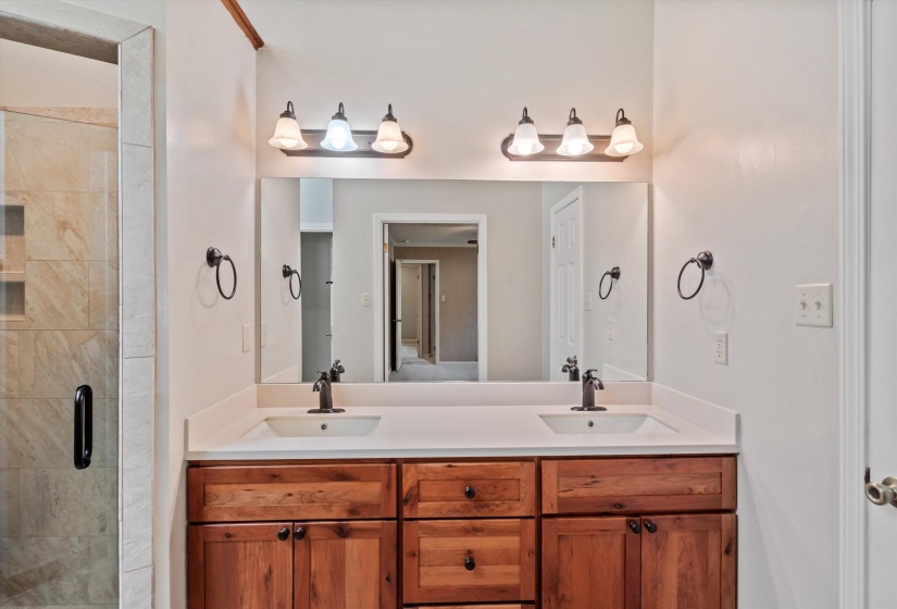 1023 HUNTERS POINT DR, Memphis, Tennessee 38018, 3 Bedroom Bedrooms, 9 Room Rooms,2 BathroomBathrooms,Residential,For Sale,HUNTERS POINT,0,10225825