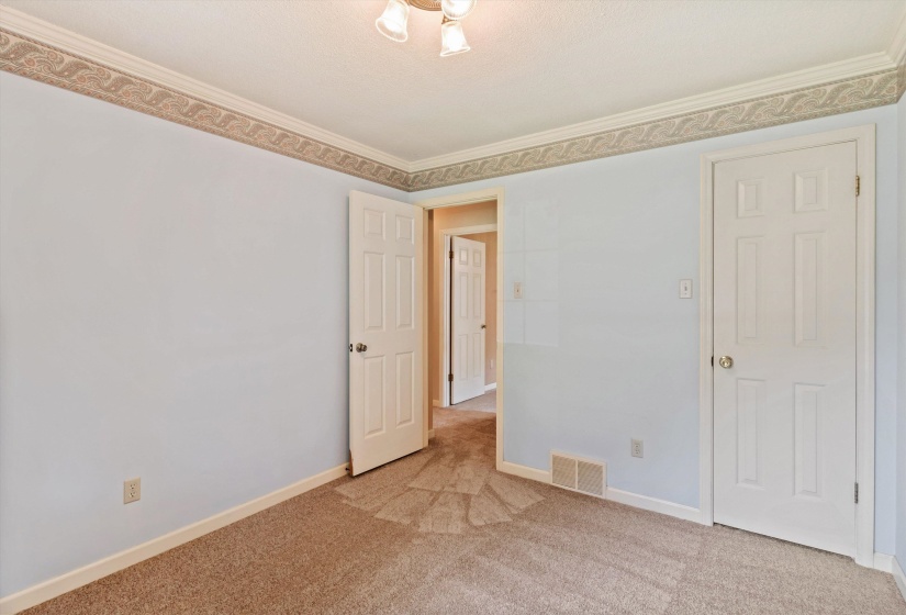 1023 HUNTERS POINT DR, Memphis, Tennessee 38018, 3 Bedroom Bedrooms, 9 Room Rooms,2 BathroomBathrooms,Residential,For Sale,HUNTERS POINT,0,10225825