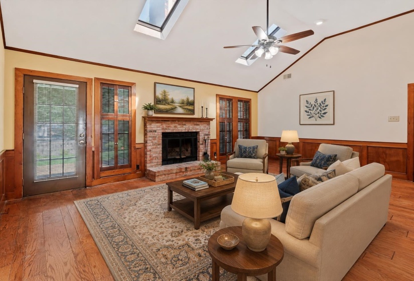 1023 HUNTERS POINT DR, Memphis, Tennessee 38018, 3 Bedroom Bedrooms, 9 Room Rooms,2 BathroomBathrooms,Residential,For Sale,HUNTERS POINT,0,10225825