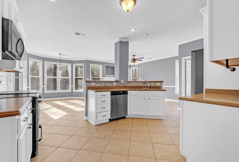 6587 CAROLOT LN, Bartlett, Tennessee 38135, 3 Bedroom Bedrooms, 9 Room Rooms,2.1 BathroomBathrooms,Residential,For Sale,CAROLOT,0,10211590