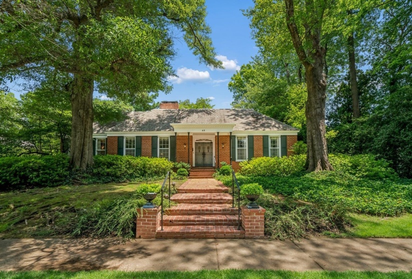 92 HOLLYOKE LN, Memphis, Tennessee 38117, 4 Bedroom Bedrooms, 8 Room Rooms,3 BathroomBathrooms,Residential,For Sale,HOLLYOKE,0,10225360
