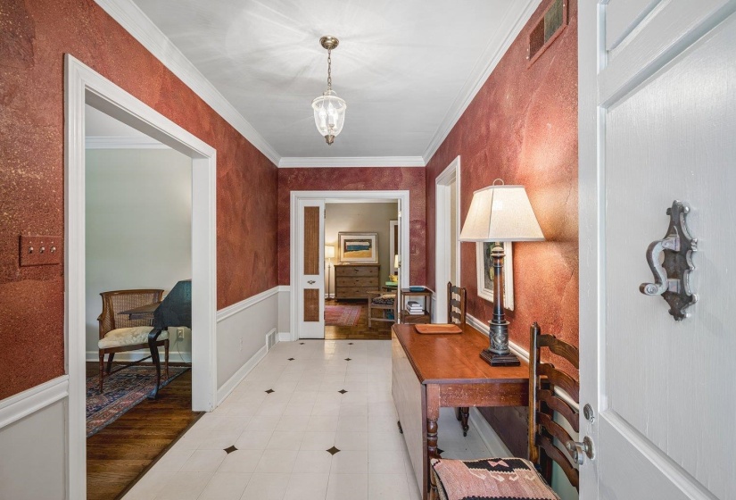92 HOLLYOKE LN, Memphis, Tennessee 38117, 4 Bedroom Bedrooms, 8 Room Rooms,3 BathroomBathrooms,Residential,For Sale,HOLLYOKE,0,10225360