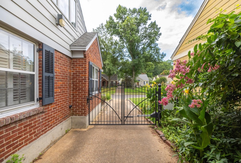 3214 COWDEN AVE, Memphis, Tennessee 38111, 3 Bedroom Bedrooms, 7 Room Rooms,1 BathroomBathrooms,Residential,For Sale,COWDEN,0,10225833