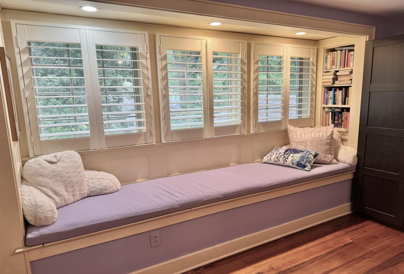 166 HOLMES ST, Memphis, Tennessee 38111, 3 Bedroom Bedrooms, 6 Room Rooms,2 BathroomBathrooms,Residential,For Sale,HOLMES,0,10225842