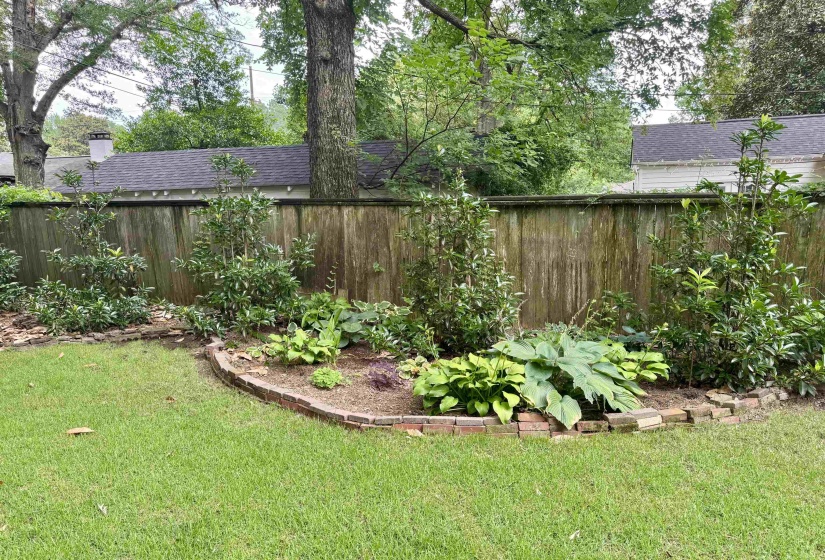166 HOLMES ST, Memphis, Tennessee 38111, 3 Bedroom Bedrooms, 6 Room Rooms,2 BathroomBathrooms,Residential,For Sale,HOLMES,0,10225842