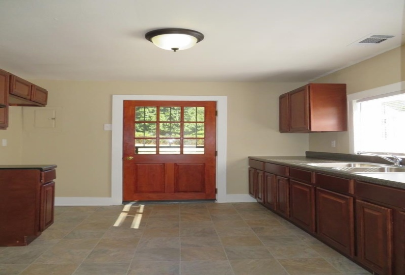 946 SEMMES ST, Memphis, Tennessee 38111, 3 Bedroom Bedrooms, 6 Room Rooms,1 BathroomBathrooms,Residential,For Sale,SEMMES,0,10225846