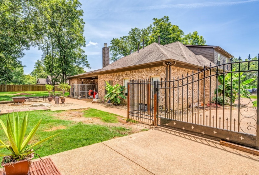 62 PLANTERS GROVE TRL, Brighton, Tennessee 38011, 4 Bedrooms Bedrooms, 10 Rooms Rooms,3 BathroomsBathrooms,Residential,For Sale,PLANTERS GROVE,10225858