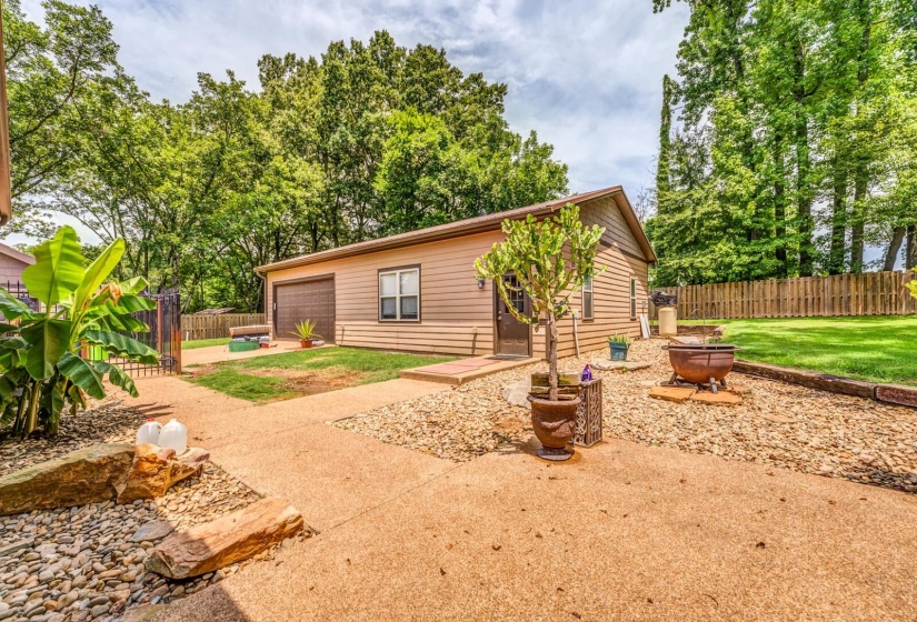 62 PLANTERS GROVE TRL, Brighton, Tennessee 38011, 4 Bedrooms Bedrooms, 10 Rooms Rooms,3 BathroomsBathrooms,Residential,For Sale,PLANTERS GROVE,10225858