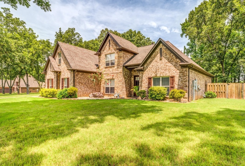 62 PLANTERS GROVE TRL, Brighton, Tennessee 38011, 4 Bedrooms Bedrooms, 10 Rooms Rooms,3 BathroomsBathrooms,Residential,For Sale,PLANTERS GROVE,10225858