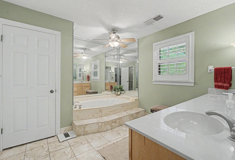 1929 MILLER FARMS RD, Germantown, Tennessee 38138, 5 Bedroom Bedrooms, 11 Room Rooms,3.2 BathroomBathrooms,Residential,For Sale,MILLER FARMS,0,10225867