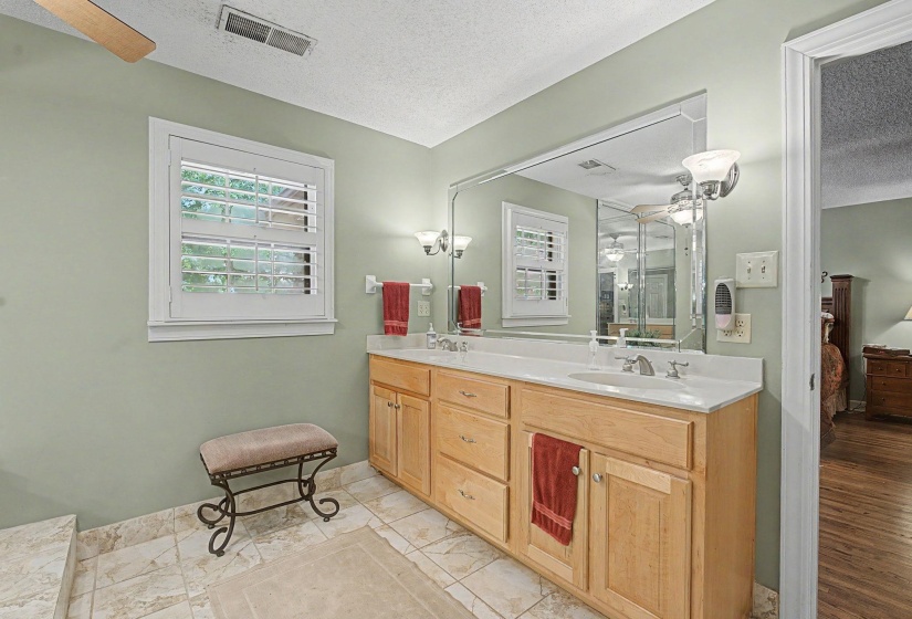 1929 MILLER FARMS RD, Germantown, Tennessee 38138, 5 Bedroom Bedrooms, 11 Room Rooms,3.2 BathroomBathrooms,Residential,For Sale,MILLER FARMS,0,10225867