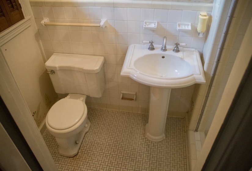 5330 TIMMONS AVE, Memphis, Tennessee 38119, 3 Bedroom Bedrooms, 9 Room Rooms,2 BathroomBathrooms,Residential,For Sale,TIMMONS,0,10225868