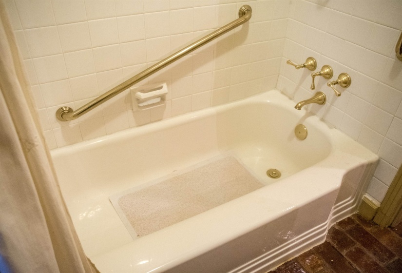 5330 TIMMONS AVE, Memphis, Tennessee 38119, 3 Bedroom Bedrooms, 9 Room Rooms,2 BathroomBathrooms,Residential,For Sale,TIMMONS,0,10225868