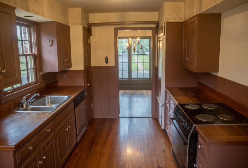 5330 TIMMONS AVE, Memphis, Tennessee 38119, 3 Bedroom Bedrooms, 9 Room Rooms,2 BathroomBathrooms,Residential,For Sale,TIMMONS,0,10225868