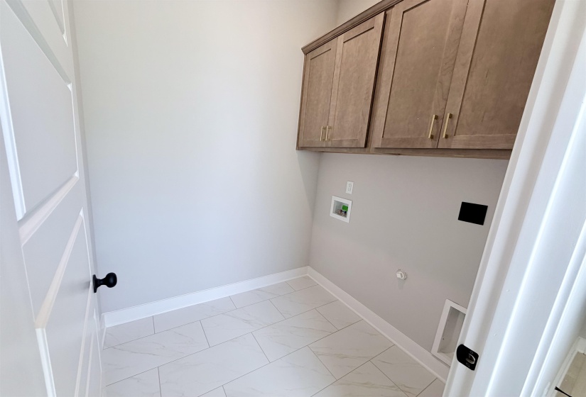 10230 LOUANNE DR, Collierville, Tennessee 38017, 4 Bedroom Bedrooms, 10 Room Rooms,2 BathroomBathrooms,Residential,For Sale,LOUANNE,0,10219613