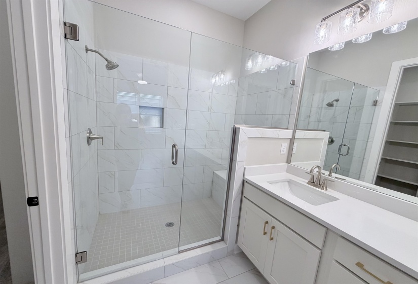 10230 LOUANNE DR, Collierville, Tennessee 38017, 4 Bedroom Bedrooms, 10 Room Rooms,2 BathroomBathrooms,Residential,For Sale,LOUANNE,0,10219613