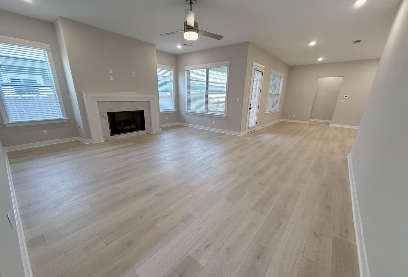 10230 LOUANNE DR, Collierville, Tennessee 38017, 4 Bedroom Bedrooms, 10 Room Rooms,2 BathroomBathrooms,Residential,For Sale,LOUANNE,0,10219613