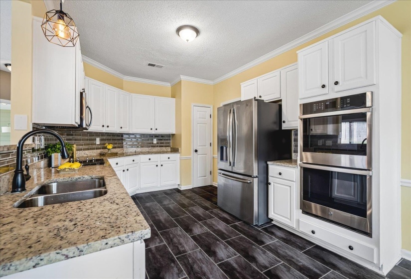 8944 HEATH CV, Memphis, Tennessee 38016, 4 Bedroom Bedrooms, 11 Room Rooms,2.1 BathroomBathrooms,Residential,For Sale,HEATH,0,10225875