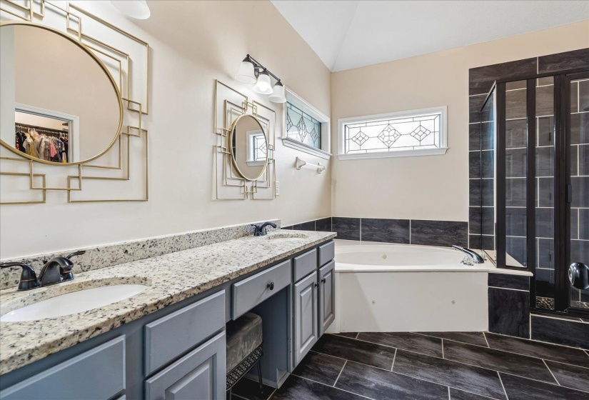 8944 HEATH CV, Memphis, Tennessee 38016, 4 Bedroom Bedrooms, 11 Room Rooms,2.1 BathroomBathrooms,Residential,For Sale,HEATH,0,10225875