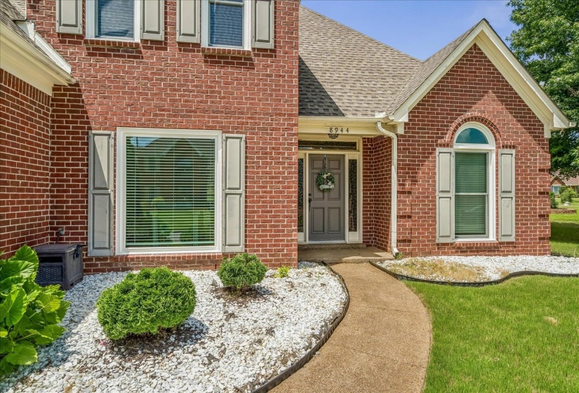 8944 HEATH CV, Memphis, Tennessee 38016, 4 Bedroom Bedrooms, 11 Room Rooms,2.1 BathroomBathrooms,Residential,For Sale,HEATH,0,10225875