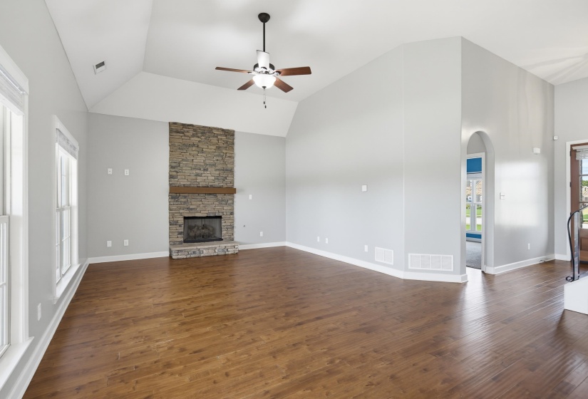 6396 ANGLIA VALLEY DR, Arlington, Tennessee 38002, 5 Bedroom Bedrooms, 9 Room Rooms,3 BathroomBathrooms,Residential,For Sale,ANGLIA VALLEY,0,10225876