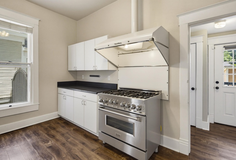 998 NEW YORK ST, Memphis, Tennessee 38104, 2 Bedroom Bedrooms, 6 Room Rooms,1.1 BathroomBathrooms,Residential,For Sale,NEW YORK,0,10225879