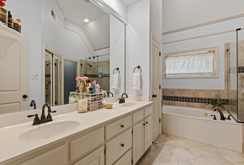 1806 NORTHCROSS PL, Collierville, Tennessee 38017, 4 Bedroom Bedrooms, 10 Room Rooms,3.1 BathroomBathrooms,Residential,For Sale,NORTHCROSS,0,10225881