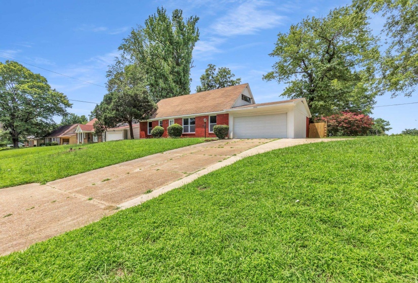1992 DANBERRY AVE, Memphis, Tennessee 38116, 3 Bedroom Bedrooms, 1 Room Rooms,2 BathroomBathrooms,Residential,For Sale,DANBERRY,0,10225896