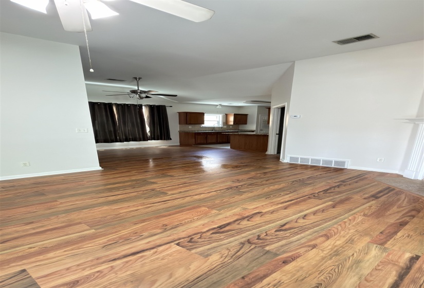 1197 MISTY ISLE DR, Memphis, Tennessee 38103, 2 Bedroom Bedrooms, 5 Room Rooms,2 BathroomBathrooms,Rental Properties,For Sale,MISTY ISLE,0,10226063