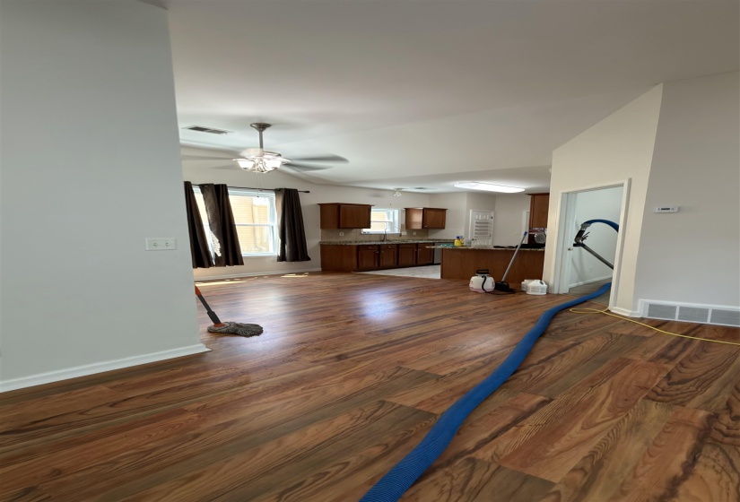 1197 MISTY ISLE DR, Memphis, Tennessee 38103, 2 Bedroom Bedrooms, 5 Room Rooms,2 BathroomBathrooms,Rental Properties,For Sale,MISTY ISLE,0,10226063